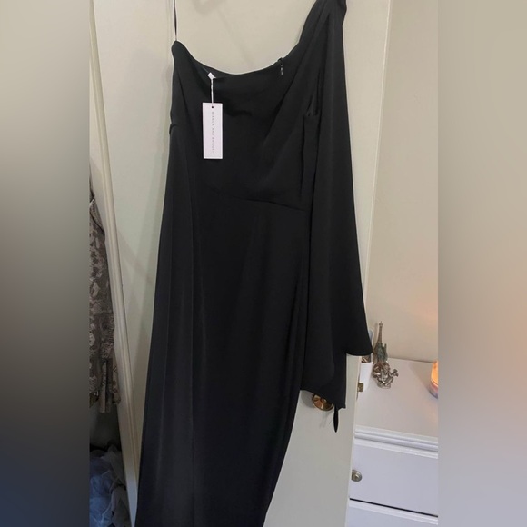 🛍️NEW AUSTRALIAN BOUTIQUE DRESS - Picture 3 of 4